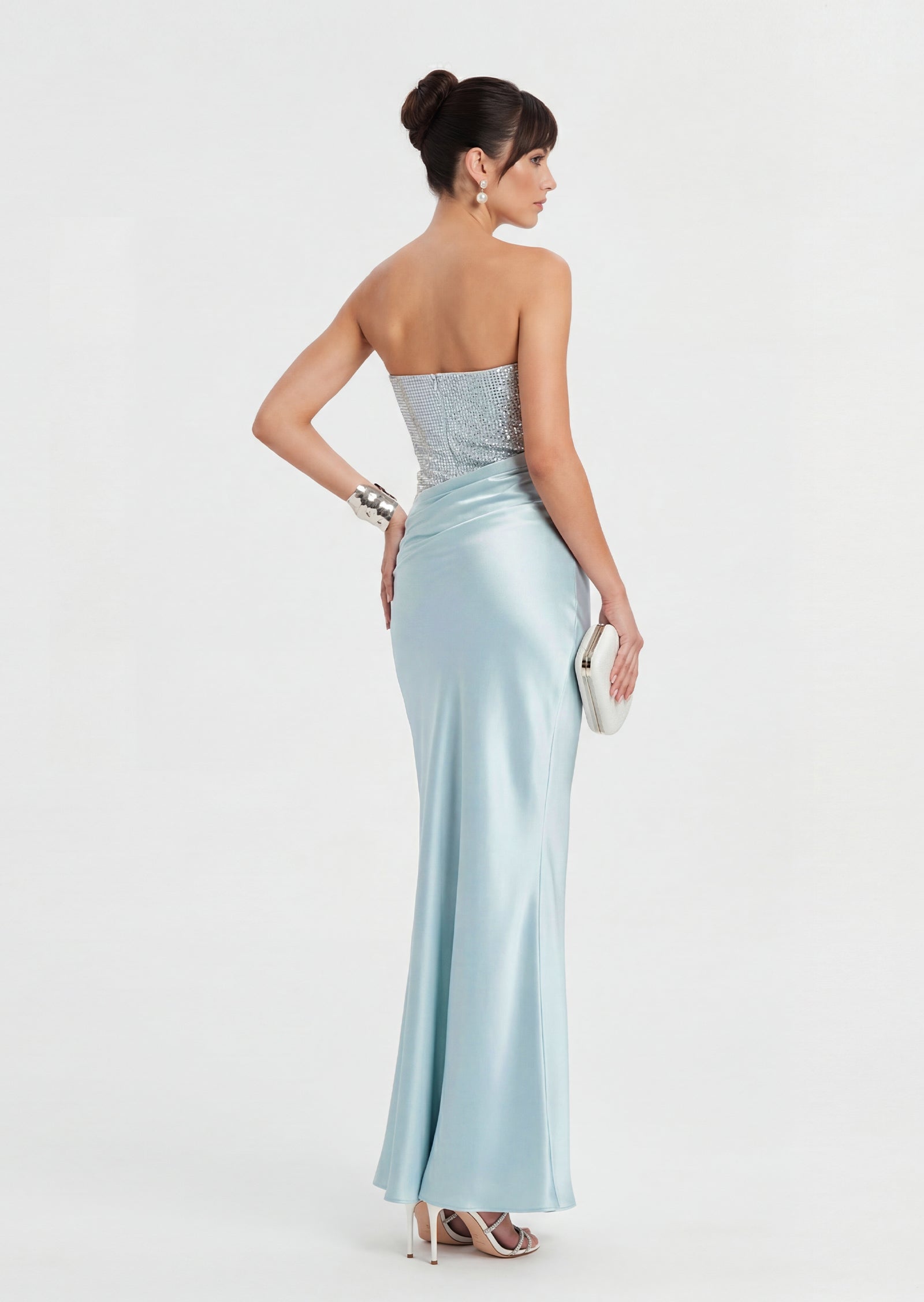 فستان قصير بقميص مزين بدانتيل صناعي 