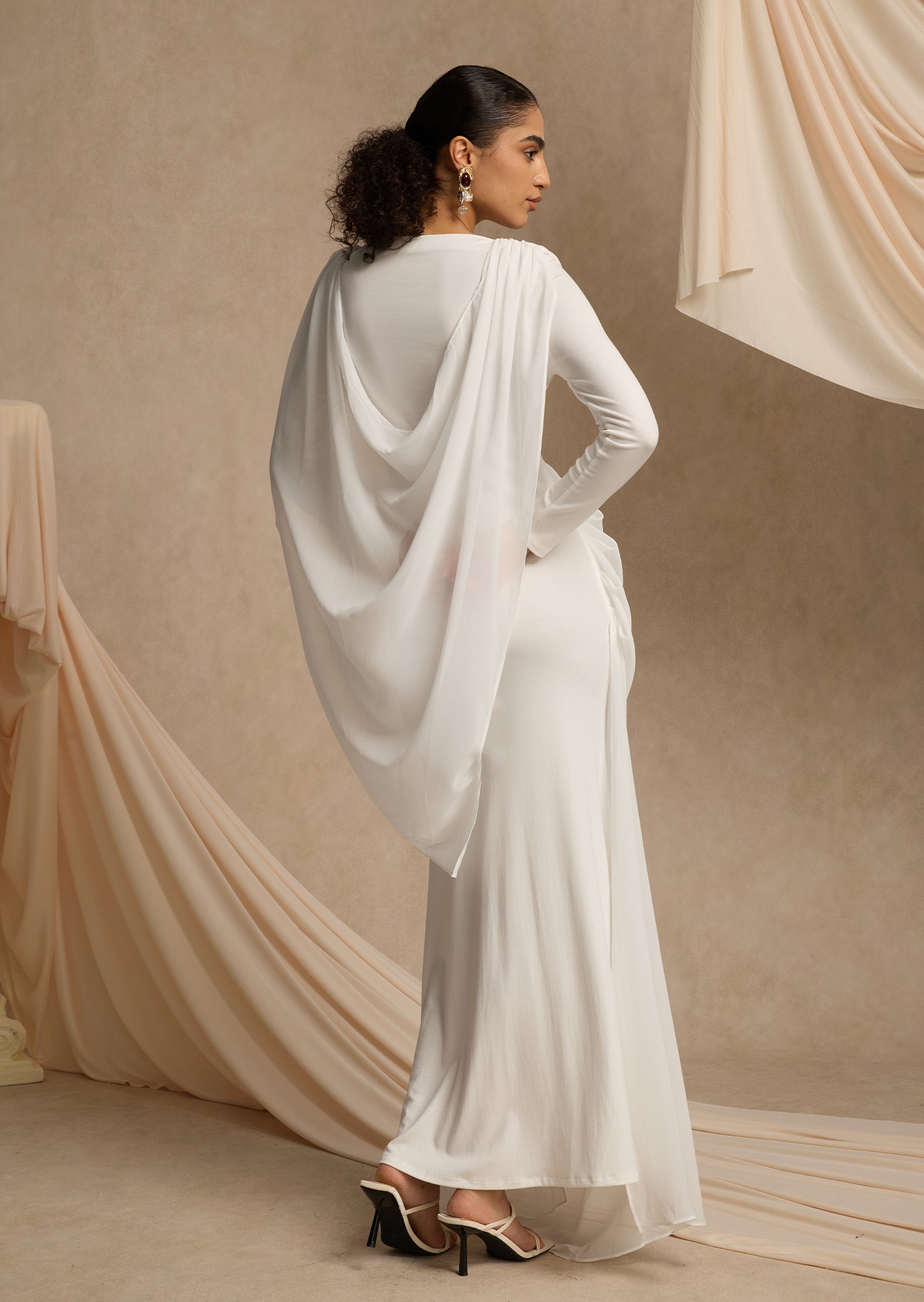 Midikleid in A-Linie mit Blumenmuster und Laternenärmeln