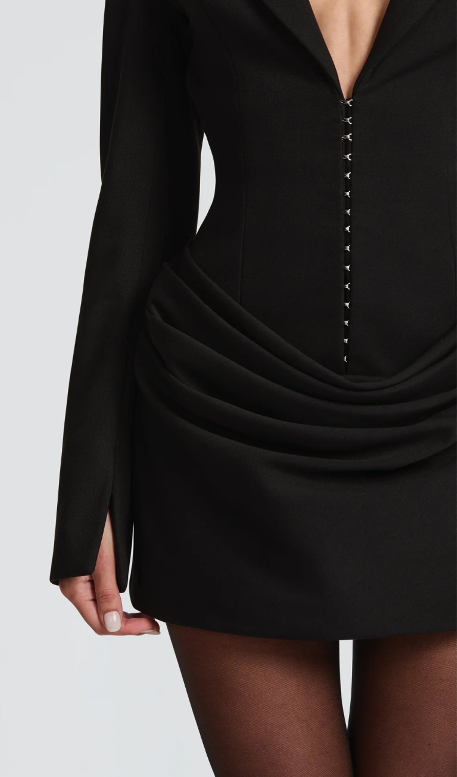 فستان قصير أحمر بدون حمالات مع فيونكة 