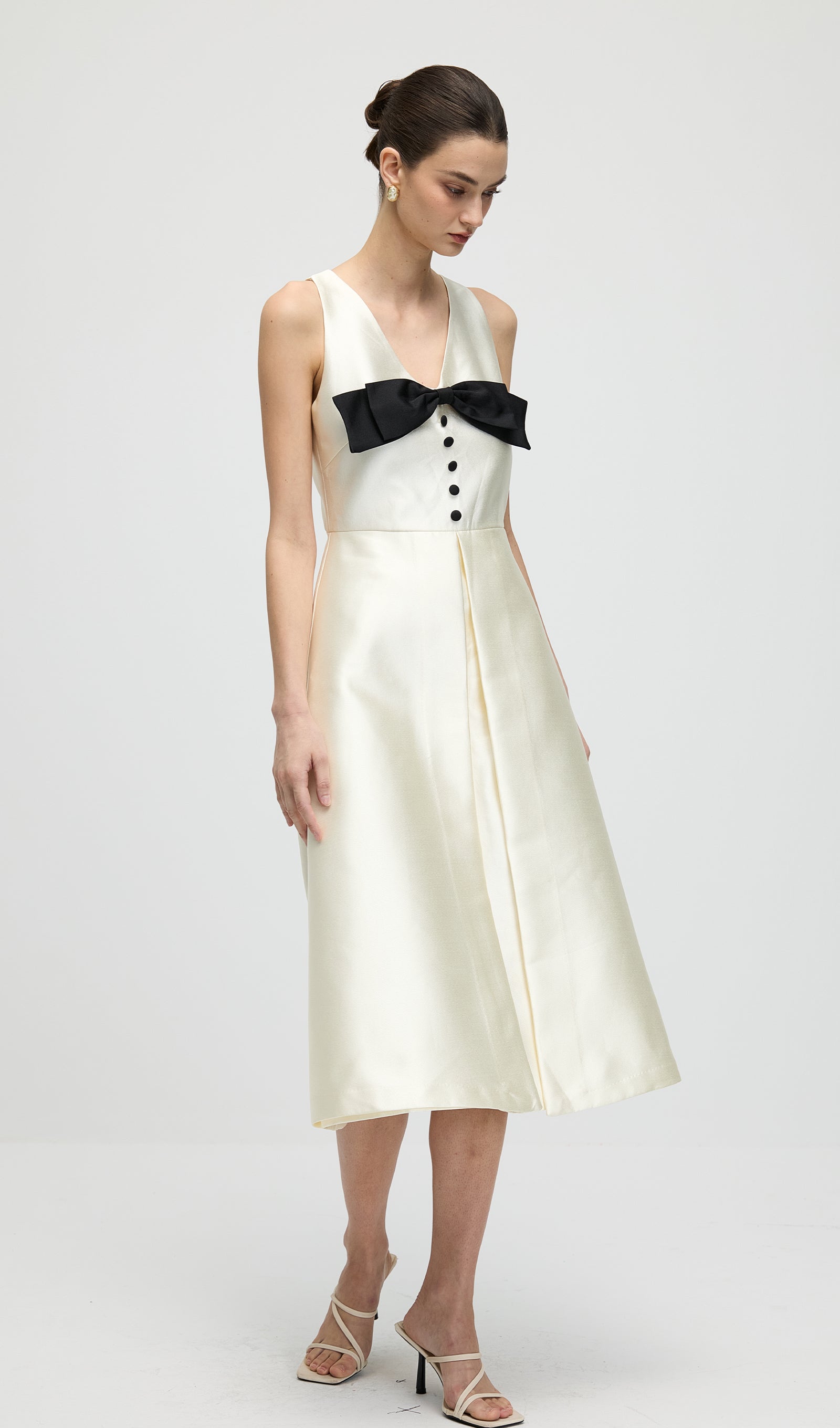Midikleid in A-Linie mit Blumenmuster und Laternenärmeln