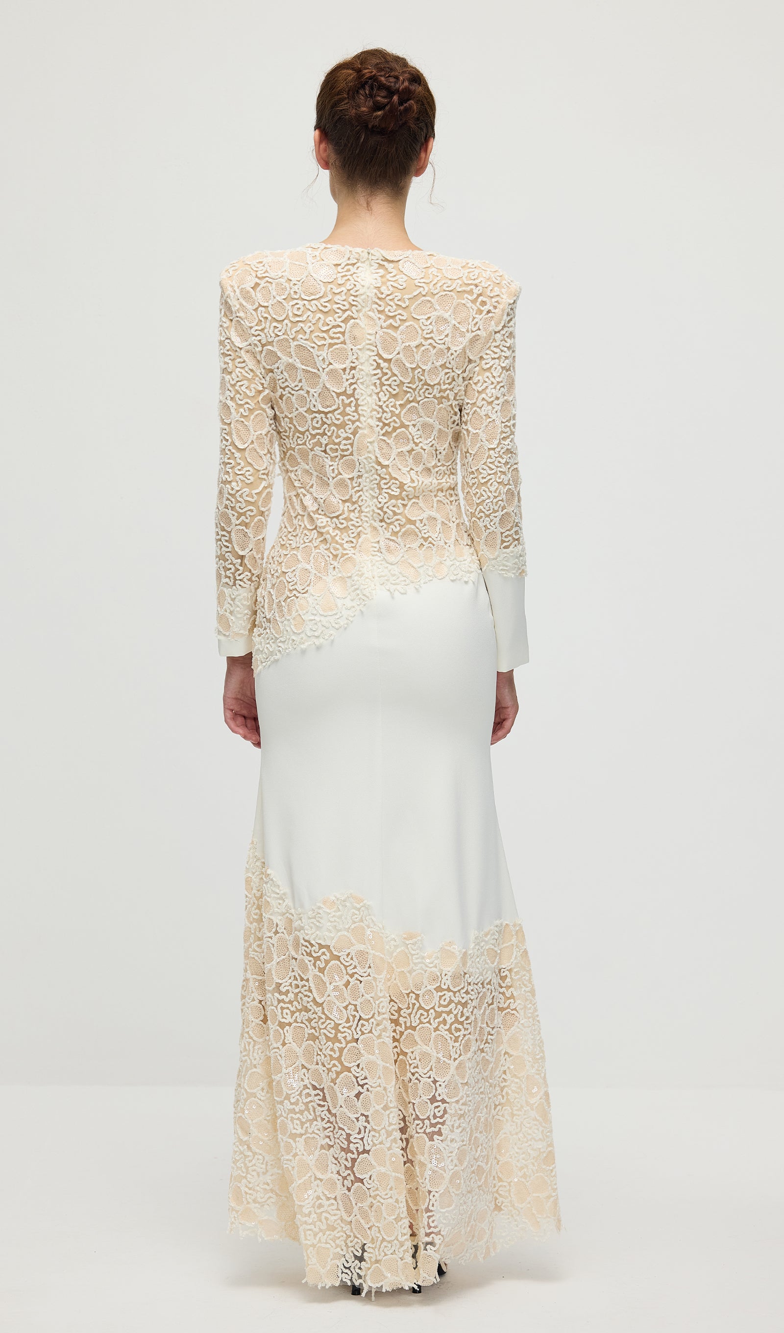 فستان قصير أحمر بدون حمالات مع فيونكة 