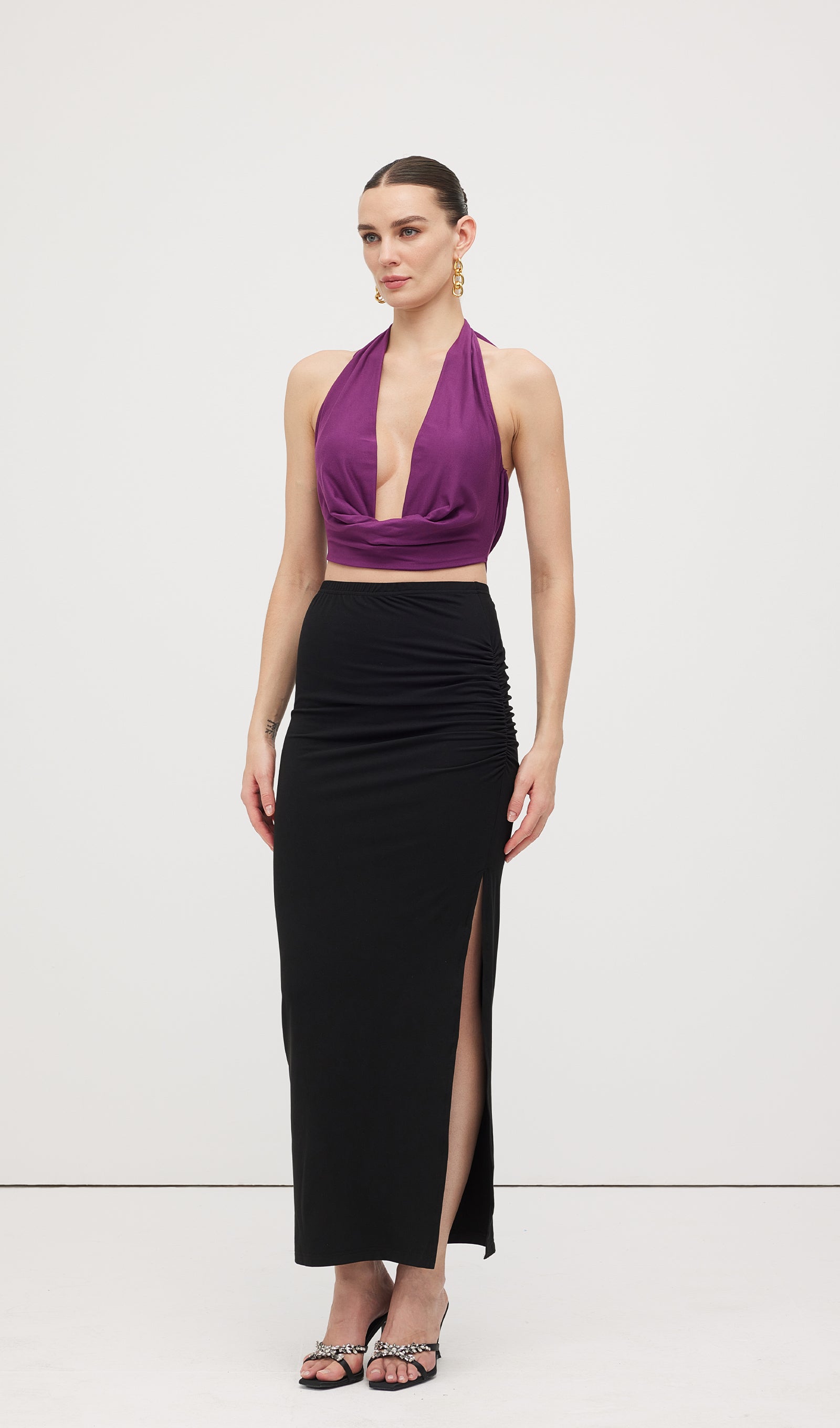 Geblümtes Maxikleid mit V-Ausschnitt und Taillengürtel