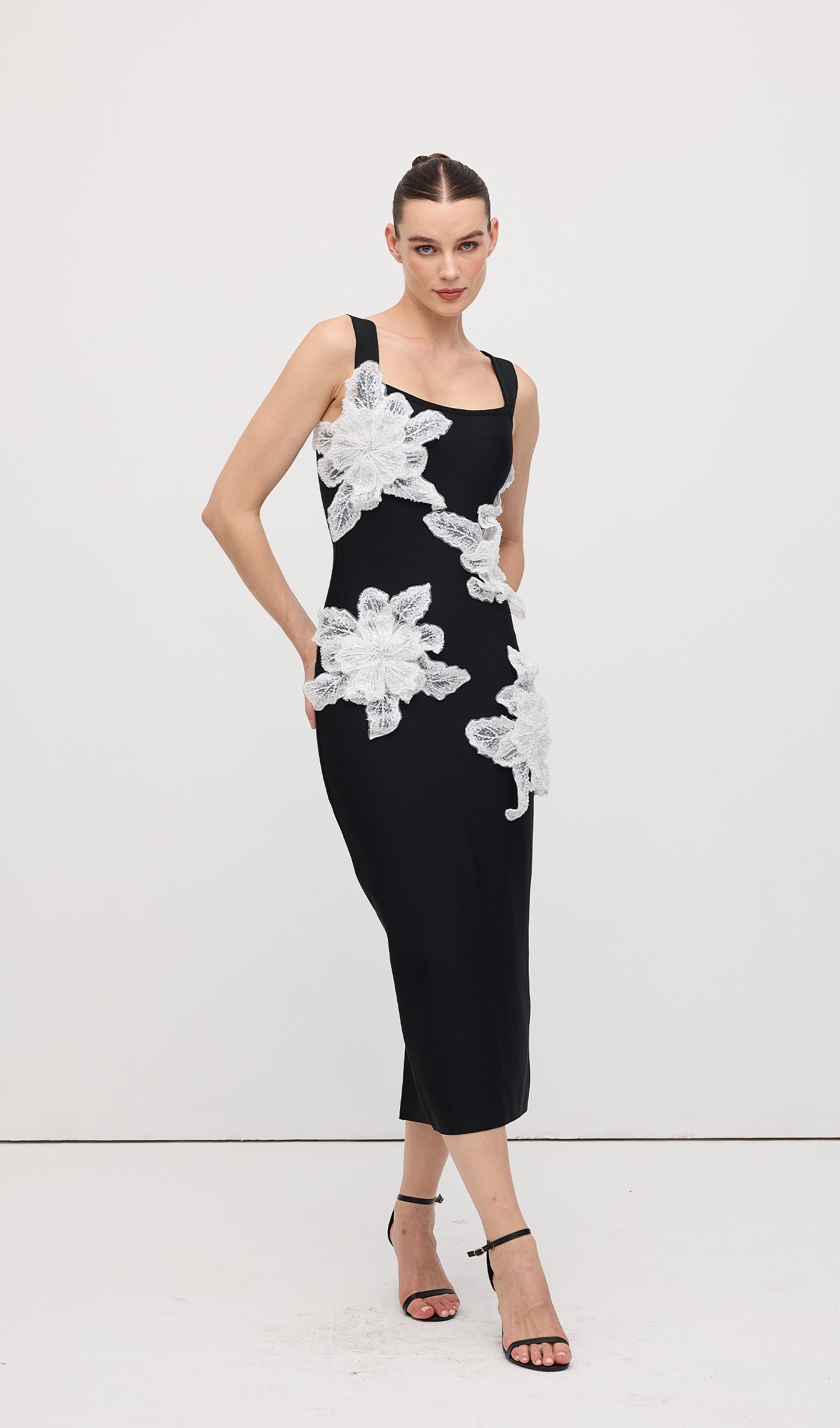 Midikleid in A-Linie mit Blumenmuster und Laternenärmeln