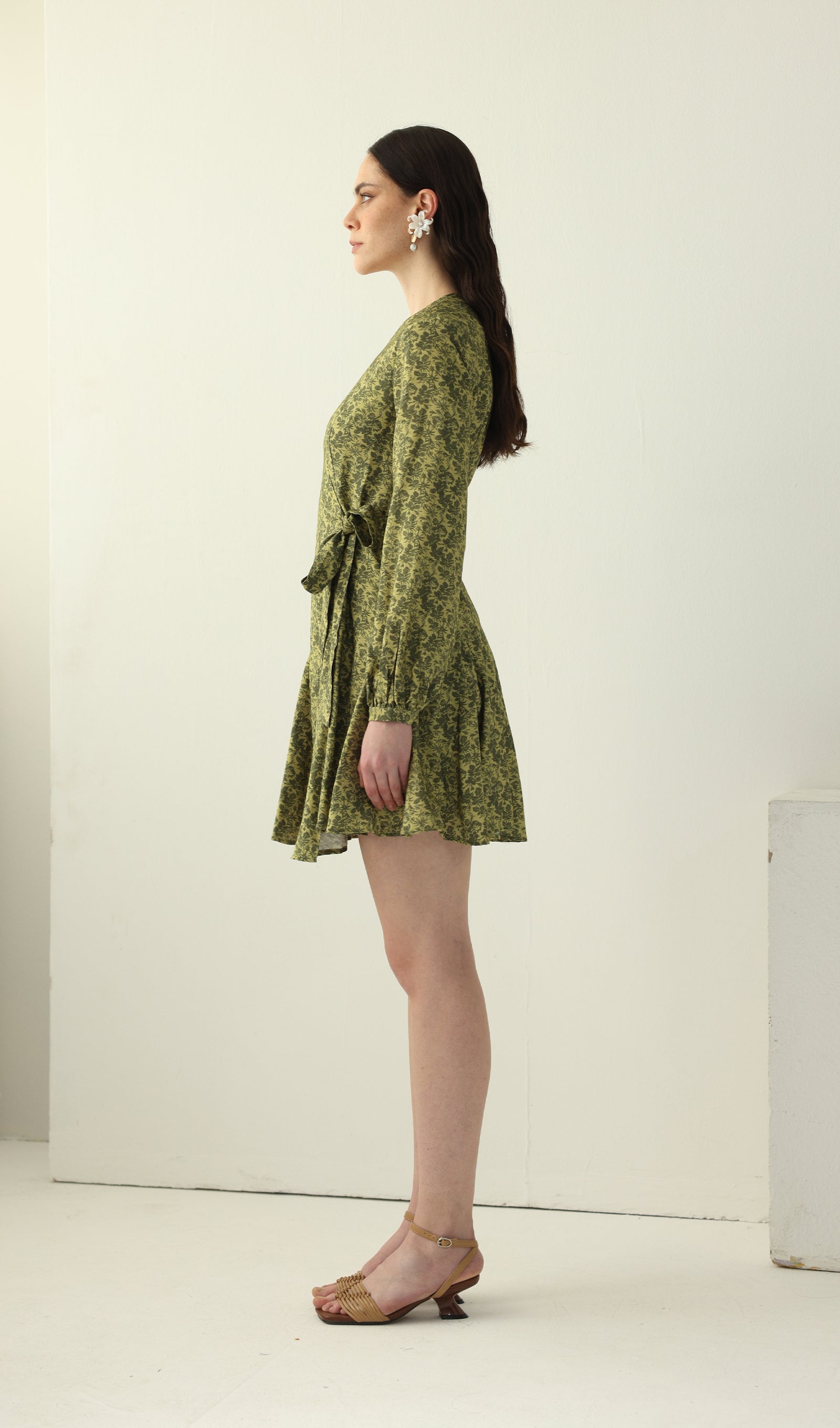 Midikleid in A-Linie mit Blumenmuster und Laternenärmeln