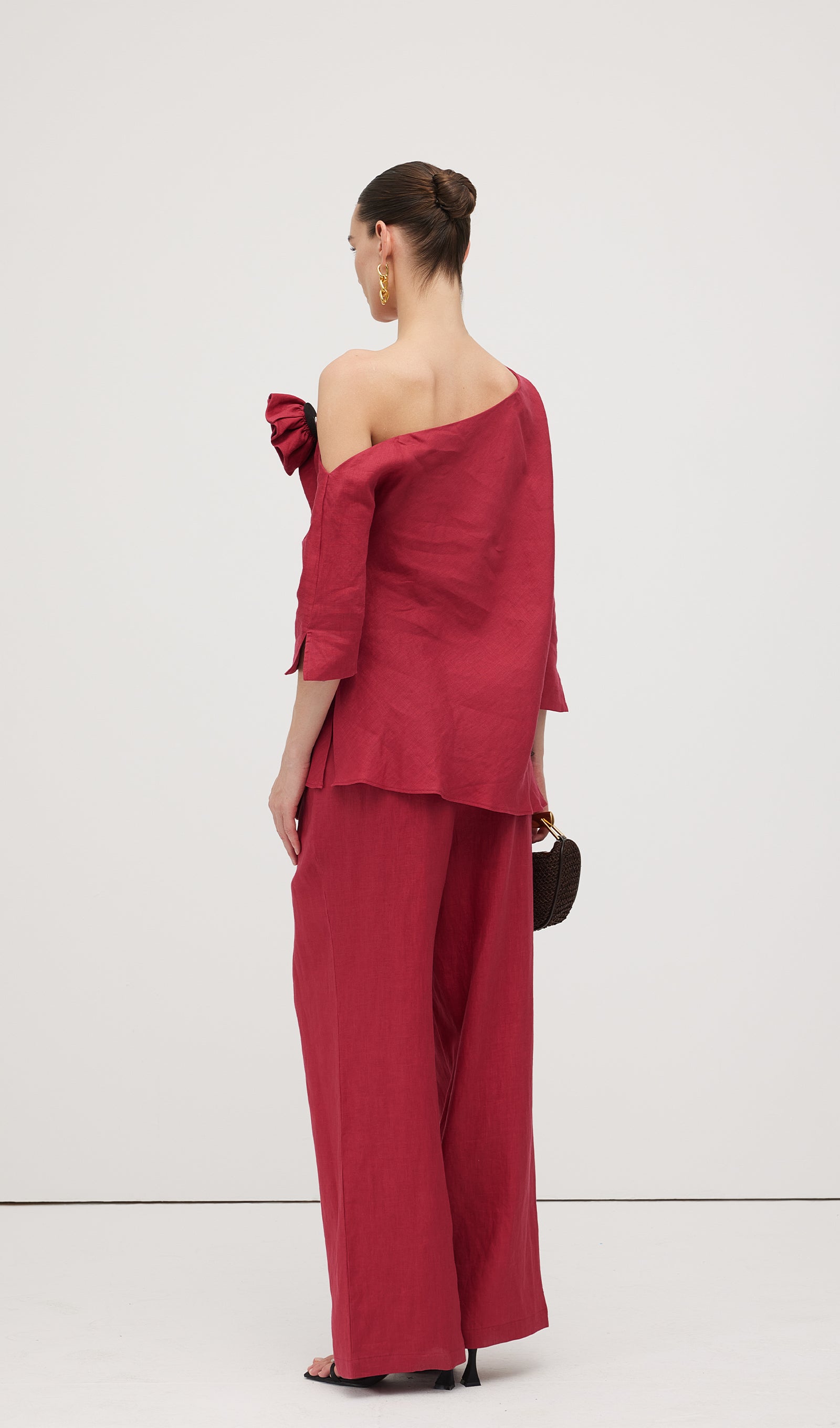 Minikleid mit 3D-Strassblumenmuster in Weiß
