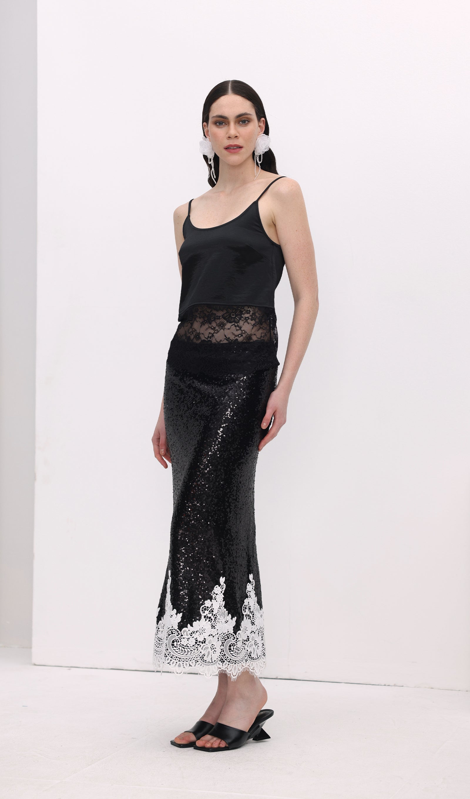 بلوزة محبوكة بأكمام طويلة 