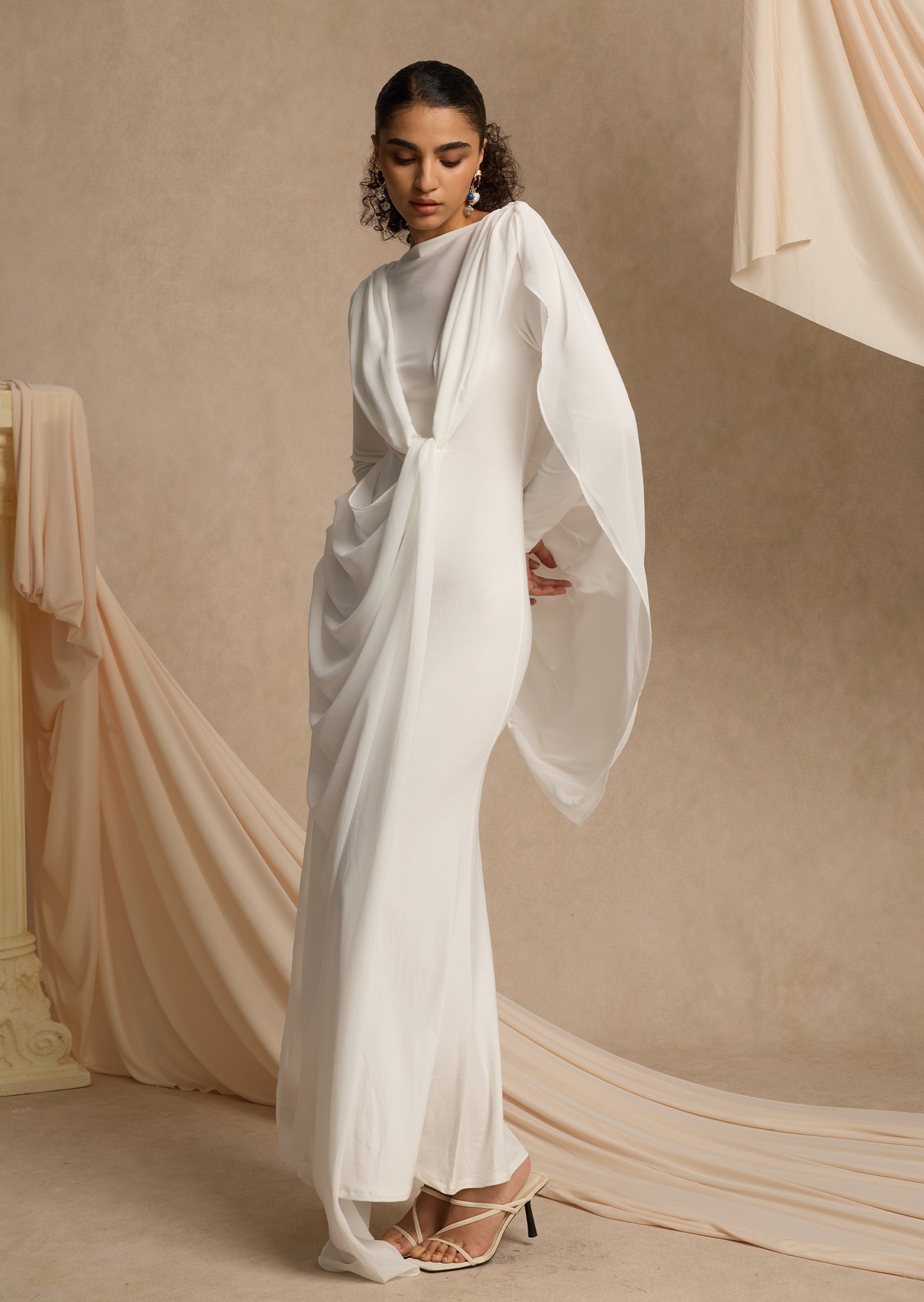Midikleid in A-Linie mit Blumenmuster und Laternenärmeln