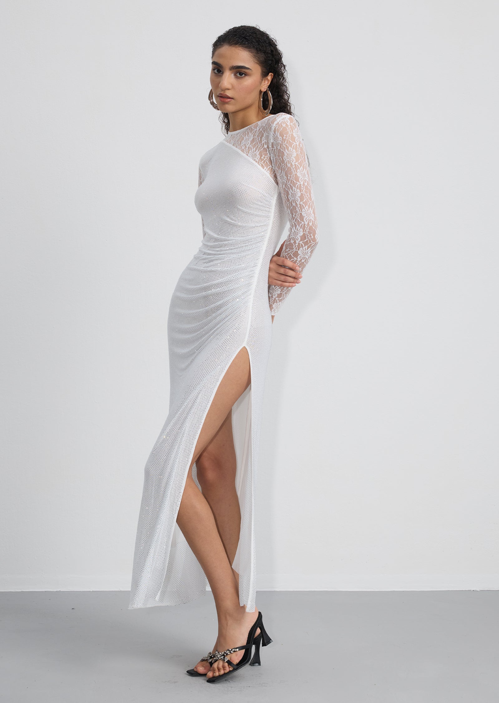 فستان قصير بقميص مزين بدانتيل صناعي 