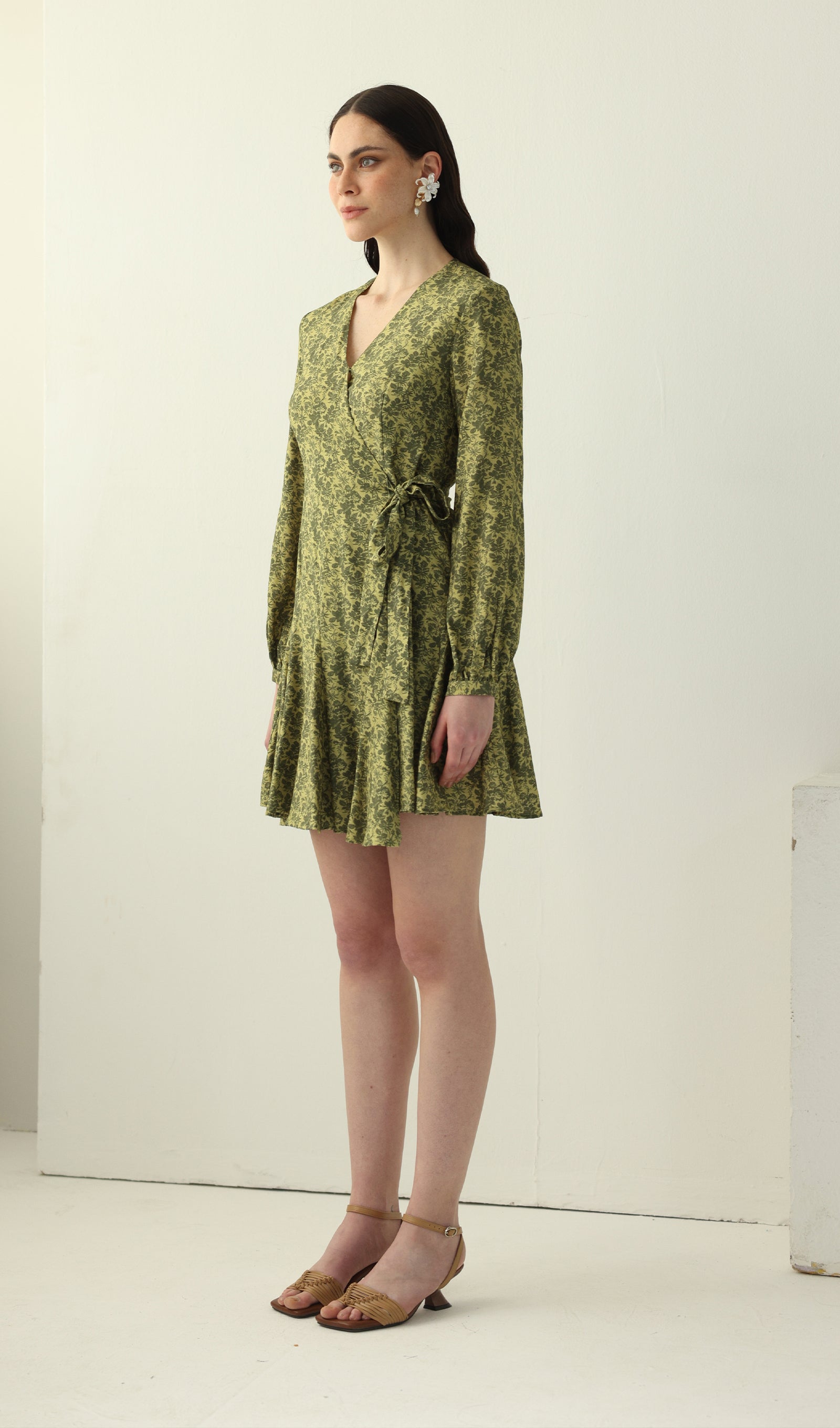 Midikleid in A-Linie mit Blumenmuster und Laternenärmeln