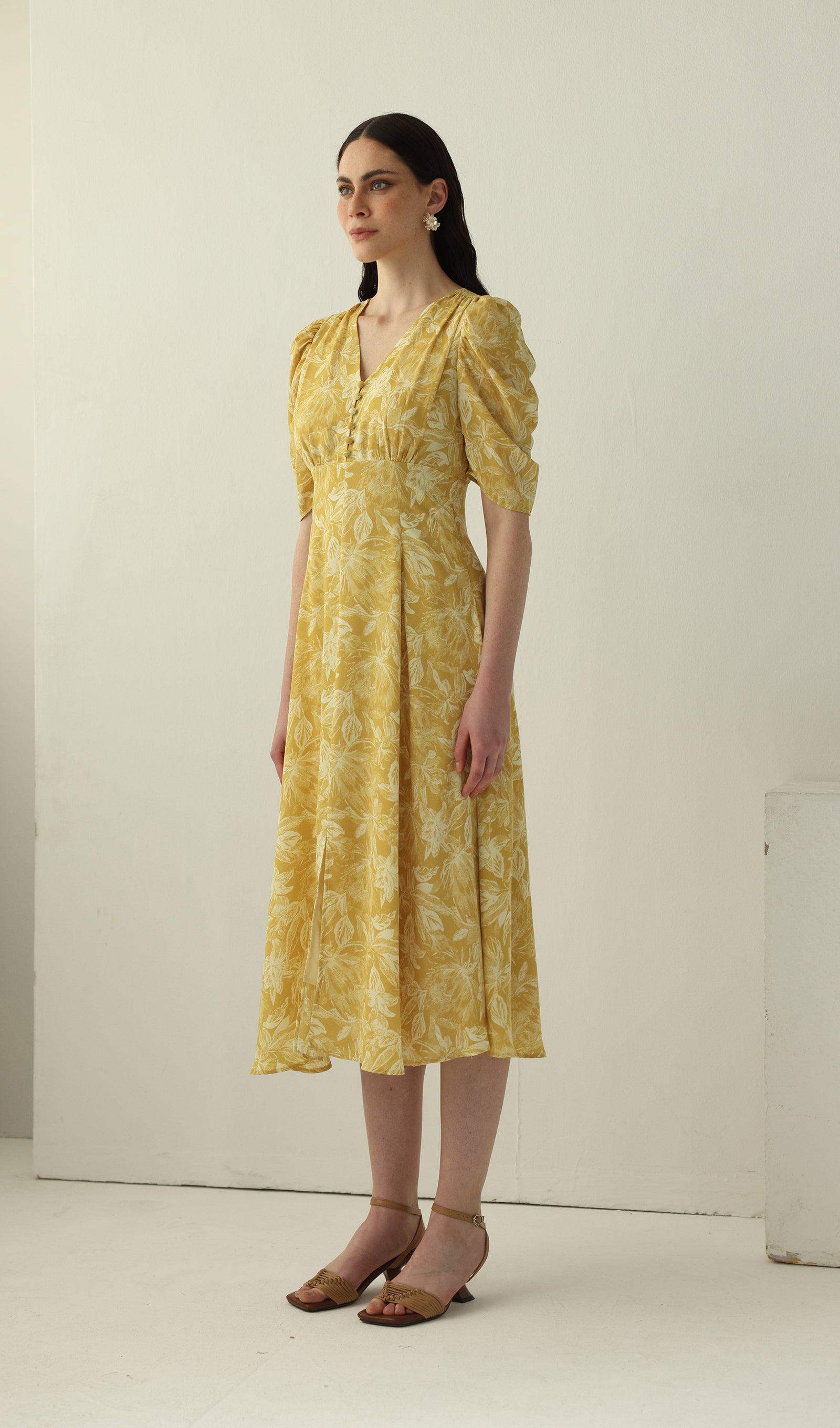 Midikleid in A-Linie mit Blumenmuster und Laternenärmeln