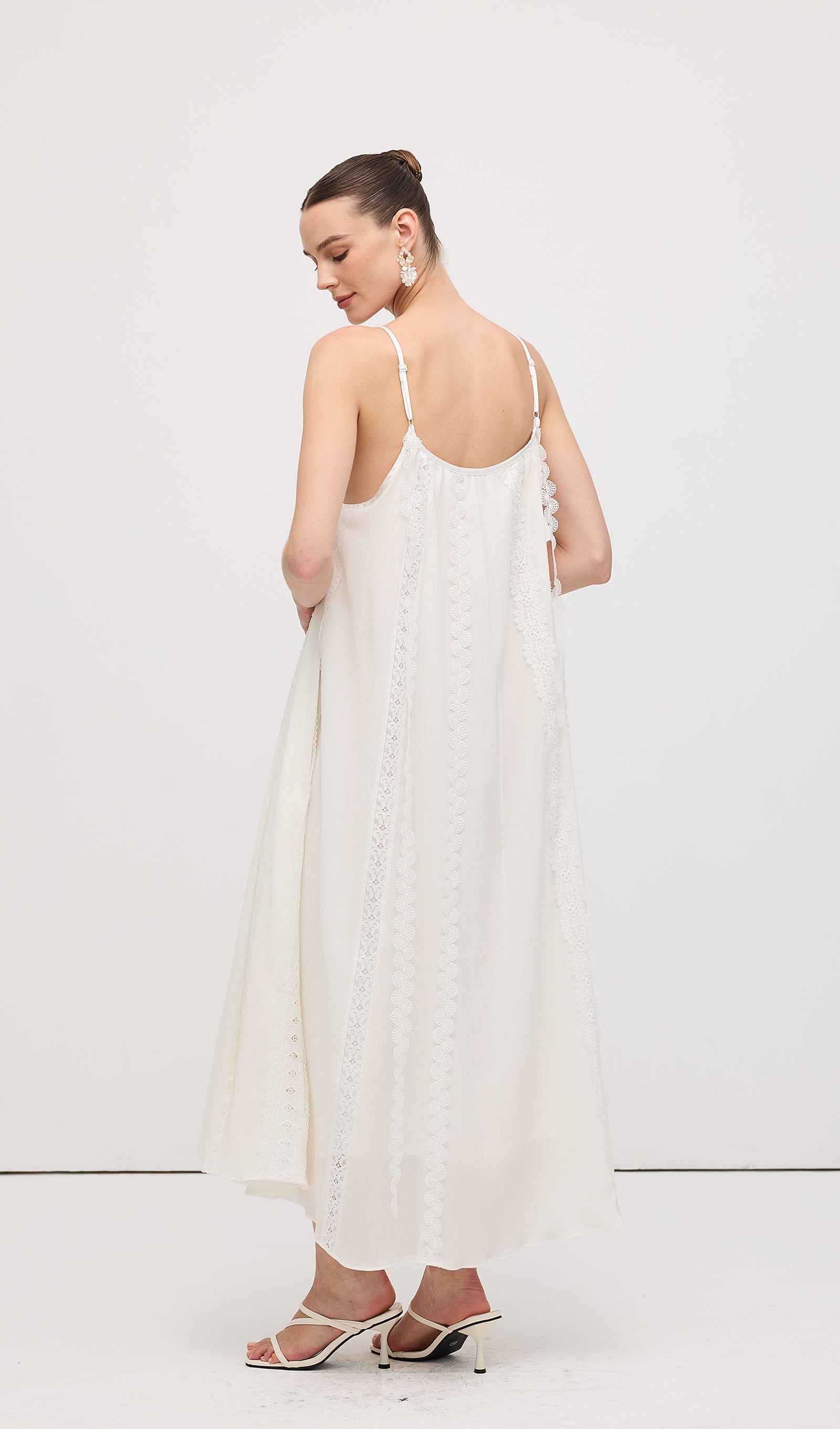 Midikleid in A-Linie mit Blumenmuster und Laternenärmeln