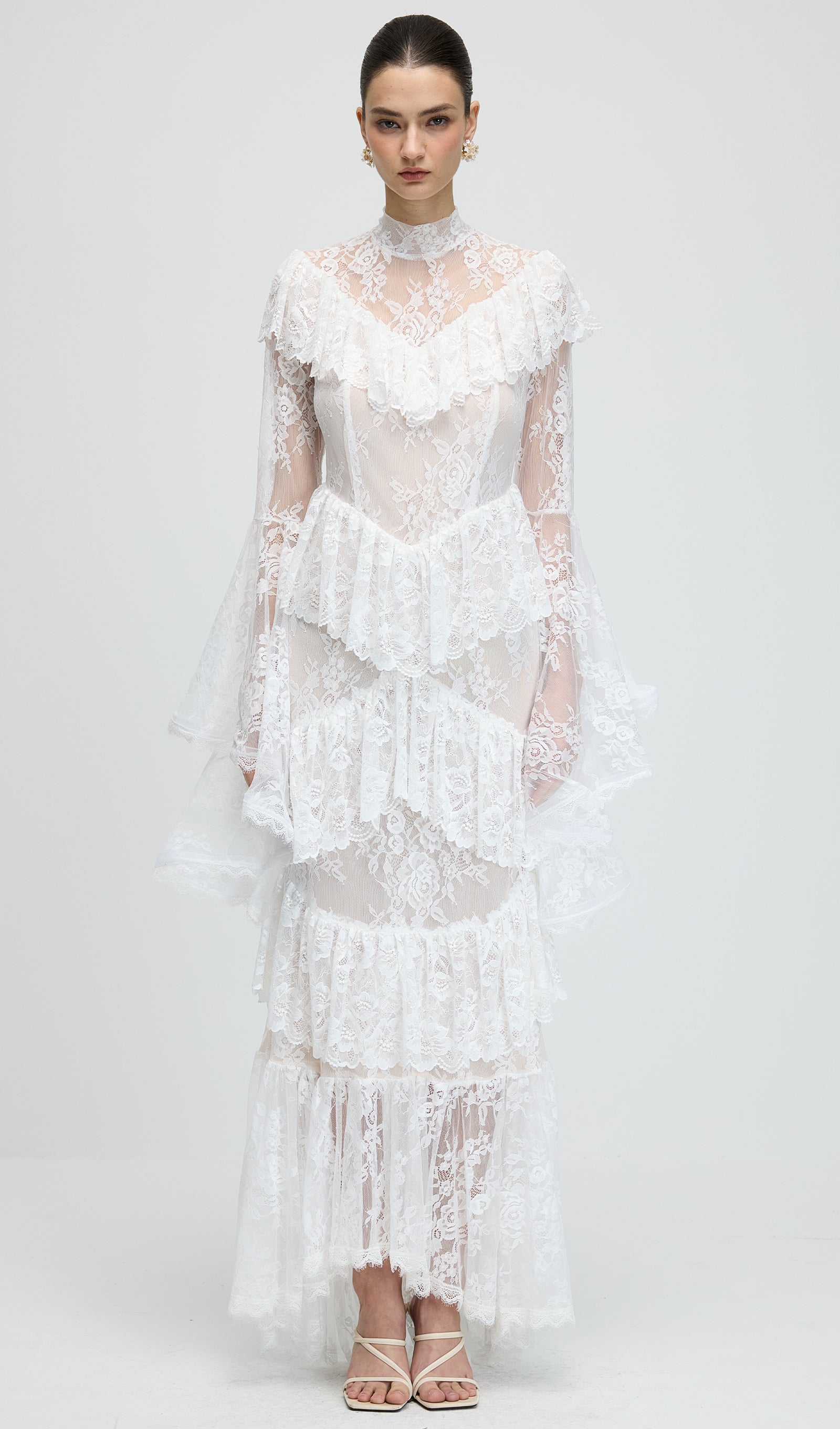 فستان قصير أحمر بدون حمالات مع فيونكة 