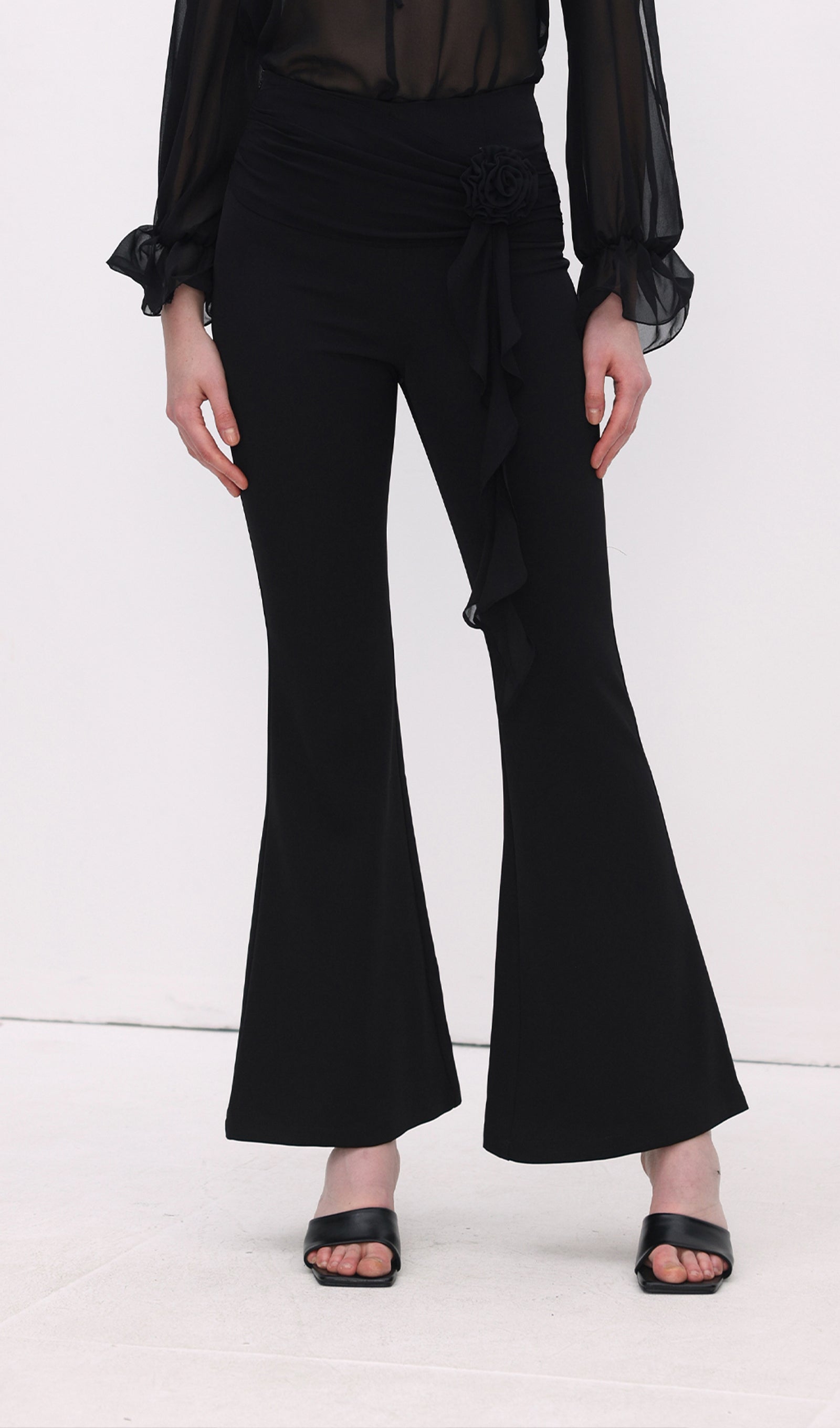 Florwer Detail High Waist Flared Trousers