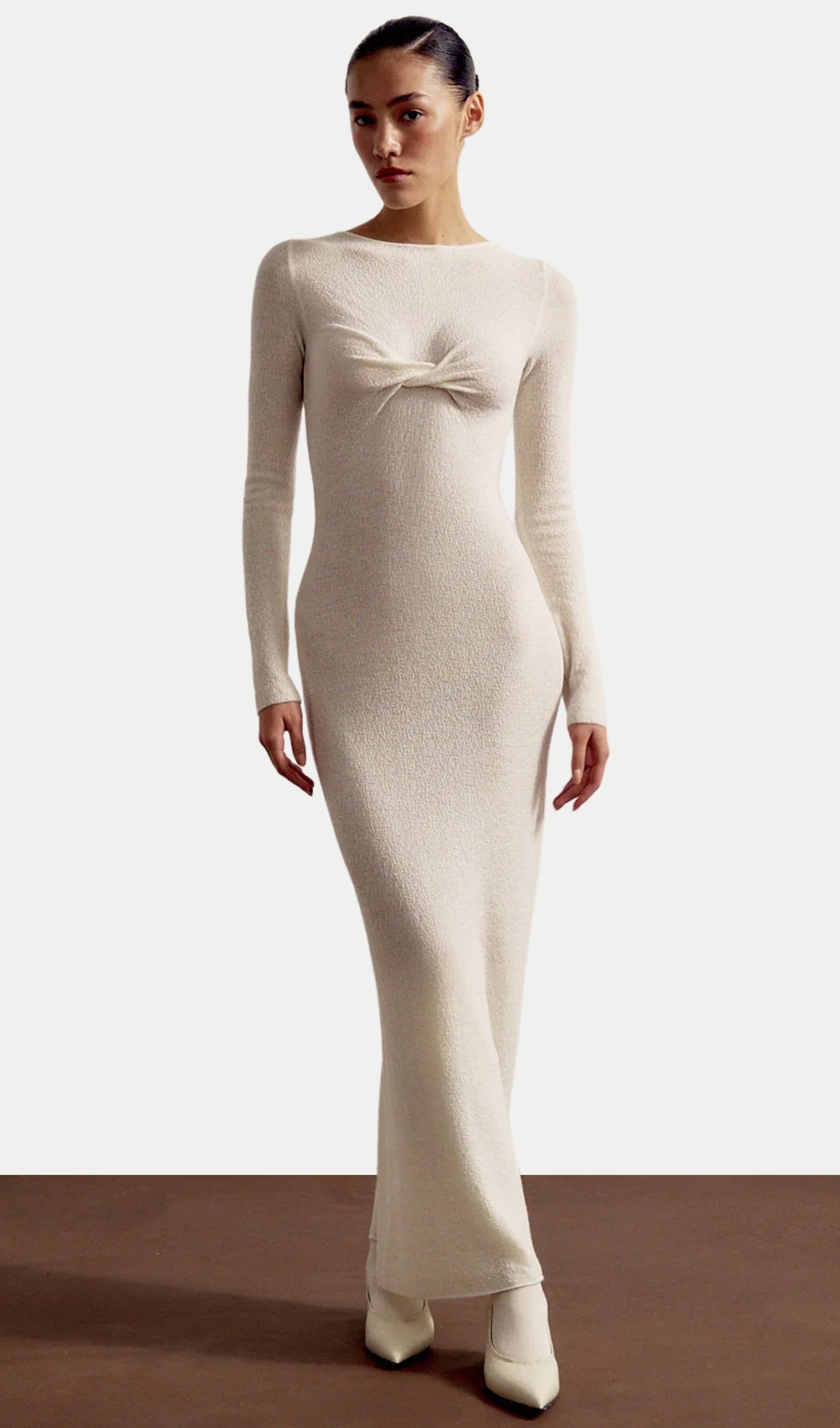 Knitted Maxi Dress With A Twist At The Chest – Queena Wish