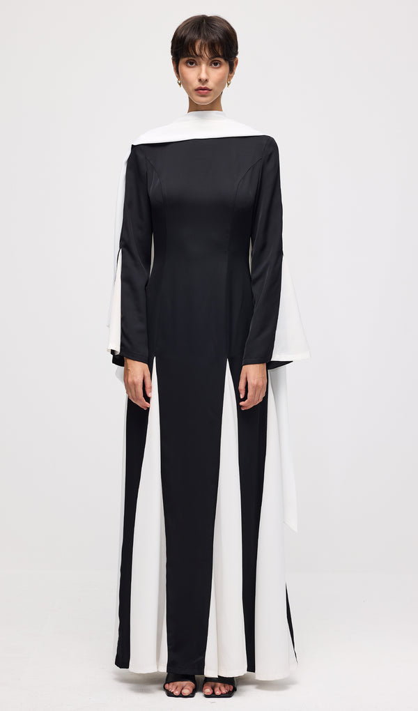 Knitted Triangular Inserts Maxi Dress In Black