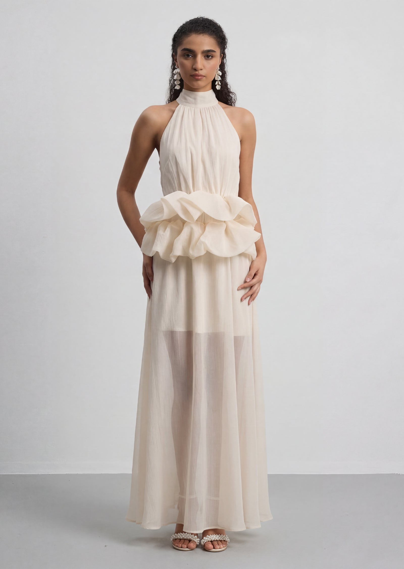 فستان قصير بقميص مزين بدانتيل صناعي 