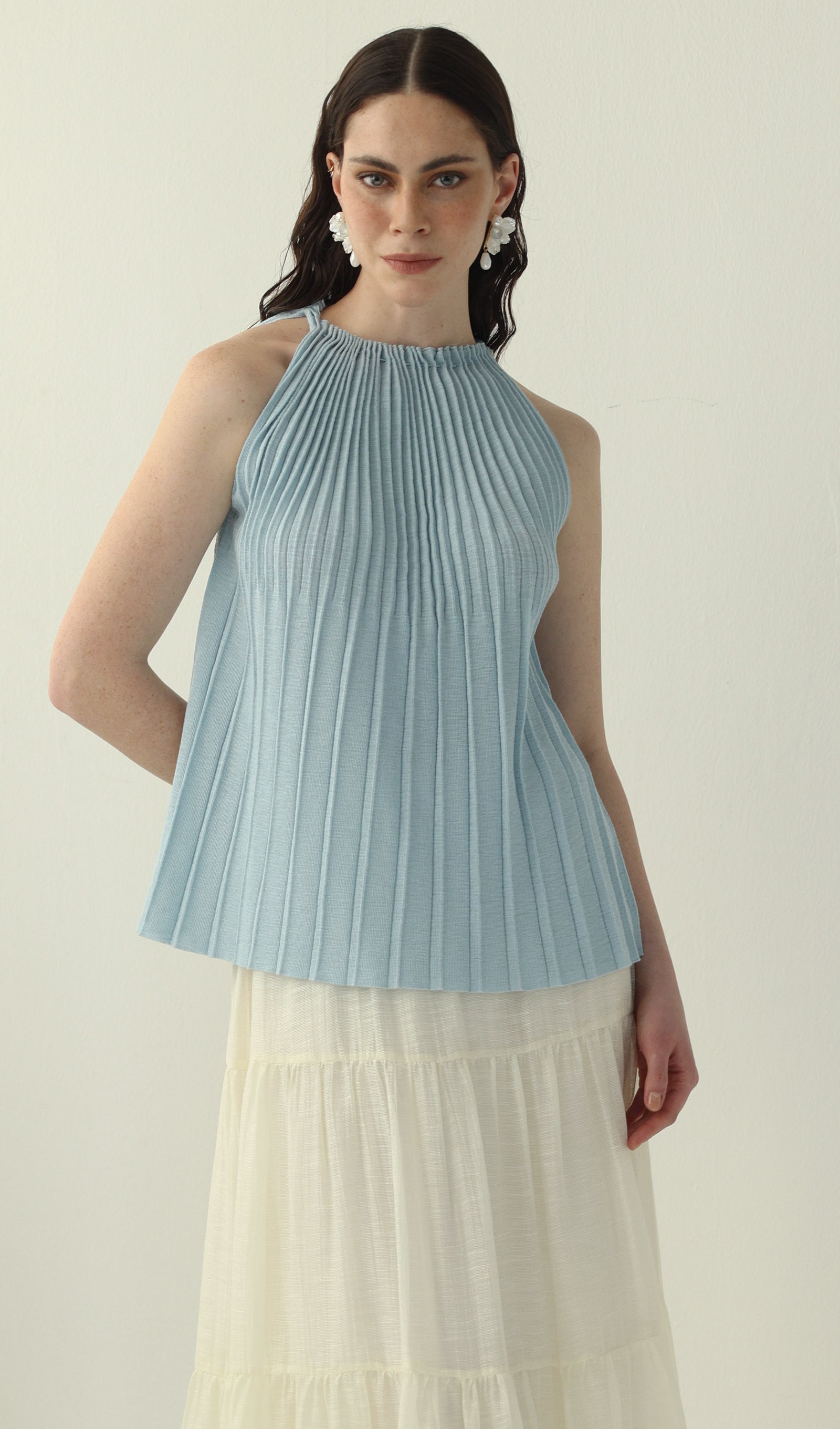Geblümtes Maxikleid mit V-Ausschnitt und Taillengürtel