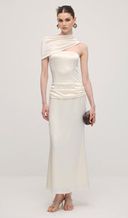 فستان ماكسي ساتان بأكمام طويلة 