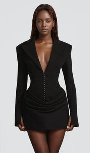 فستان قصير أحمر بدون حمالات مع فيونكة 