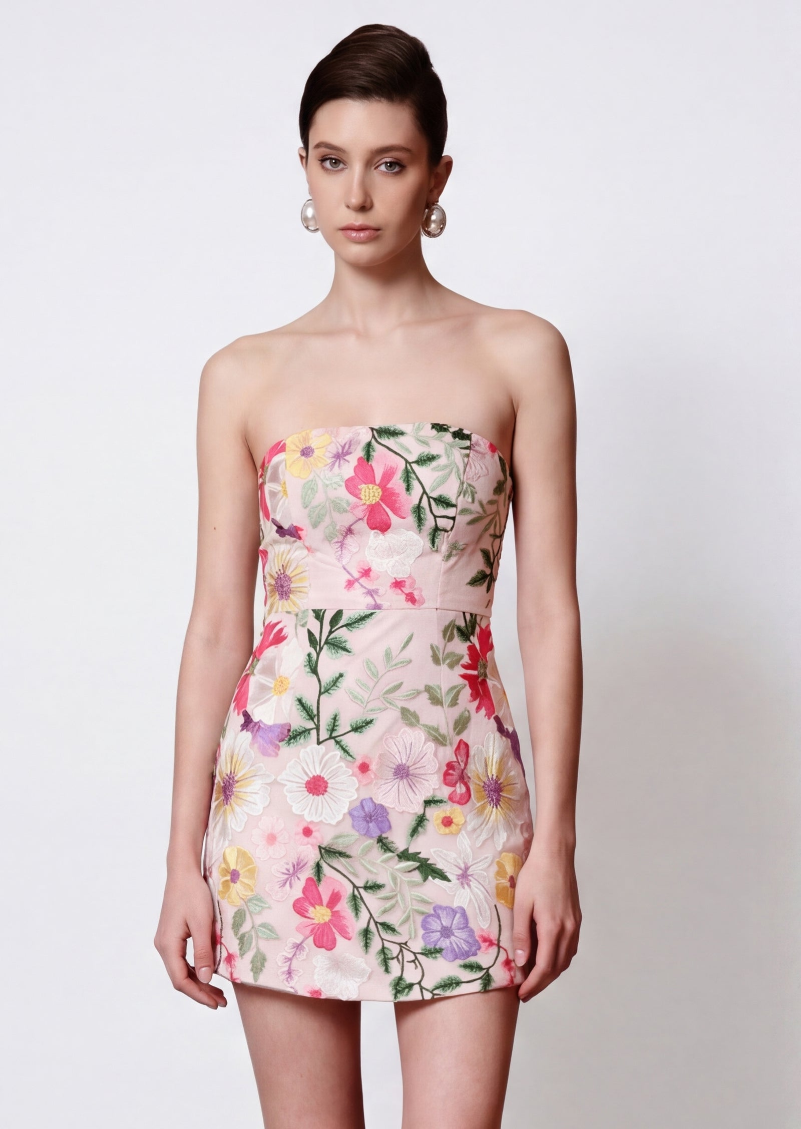 فستان قصير بقميص مزين بدانتيل صناعي 