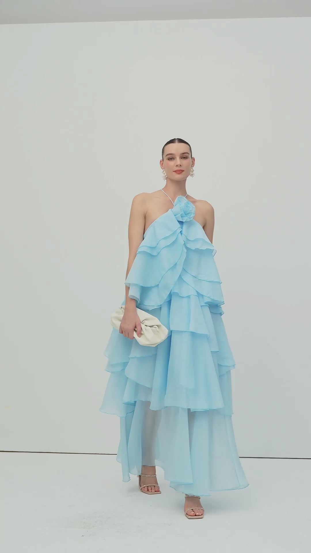 Video laden: Midikleid in A-Linie mit Blumenmuster und Laternenärmeln